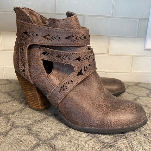 Not Rated Booties - Picture 2 of 6